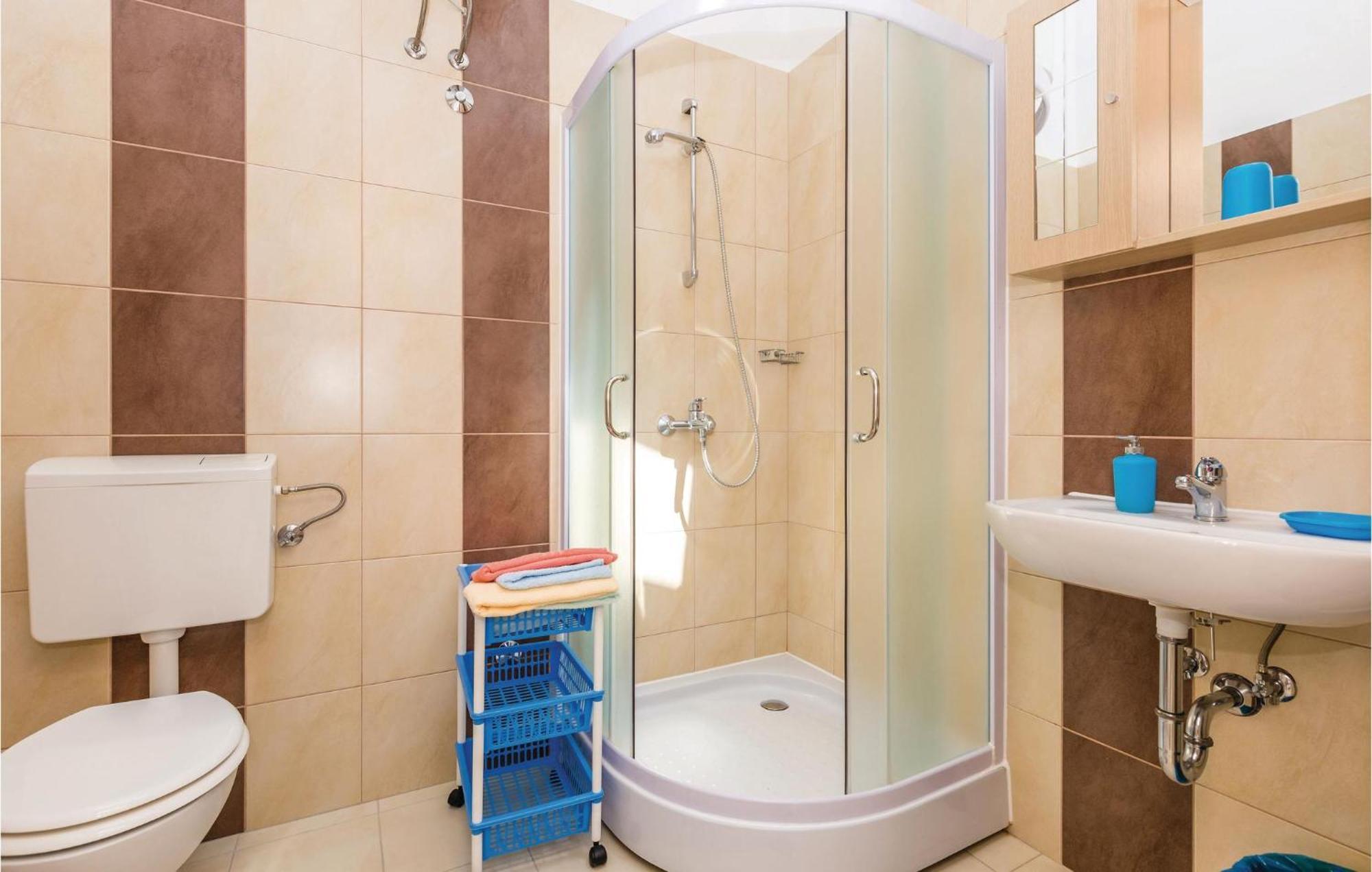 Nice Apartment In Rab With Kitchen Barbat na Rabu Экстерьер фото